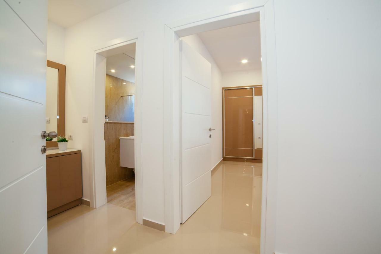 Hotel Ambiente Ulcinj Exterior photo