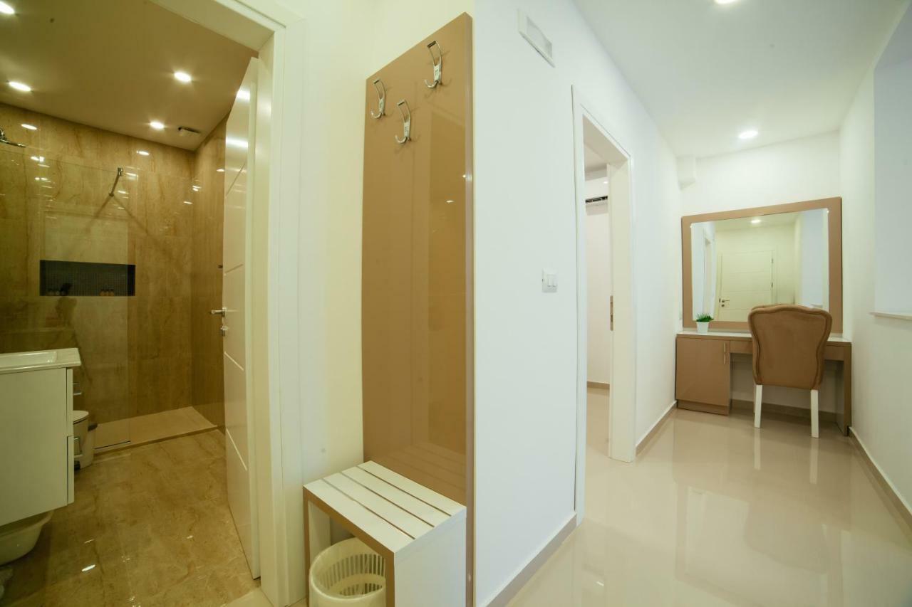 Hotel Ambiente Ulcinj Exterior photo
